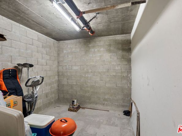 1401 S St Andrews Place 201, Los Angeles CA 90019