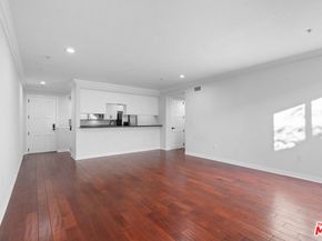 1401 S St Andrews Place 201, Los Angeles CA 90019