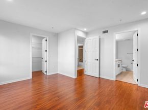 1401 S St Andrews Place 201, Los Angeles CA 90019