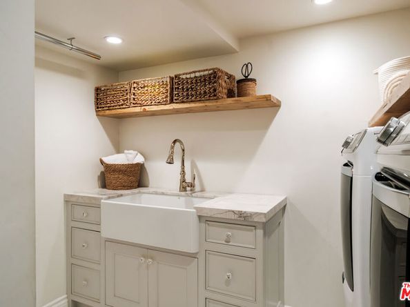 18875 Pasadero Drive, Tarzana CA 91356