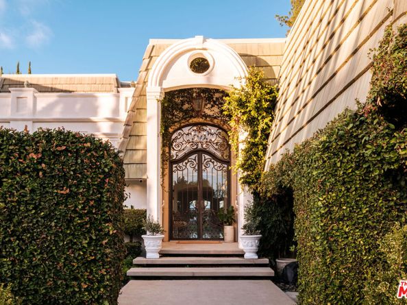 18875 Pasadero Drive, Tarzana CA 91356