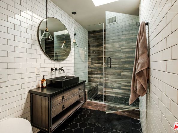 18875 Pasadero Drive, Tarzana CA 91356