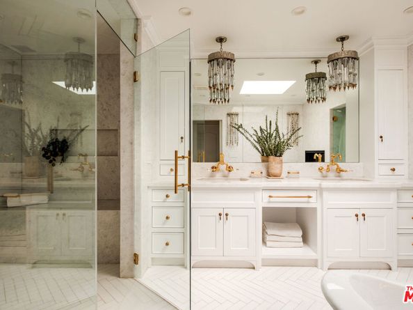 18875 Pasadero Drive, Tarzana CA 91356