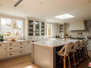 18875 Pasadero Drive, Tarzana CA 91356