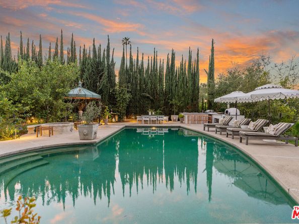 18875 Pasadero Drive, Tarzana CA 91356