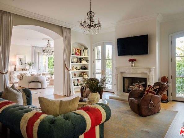 18875 Pasadero Drive, Tarzana CA 91356