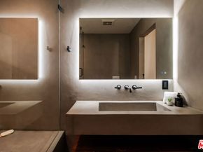 18875 Pasadero Drive, Tarzana CA 91356