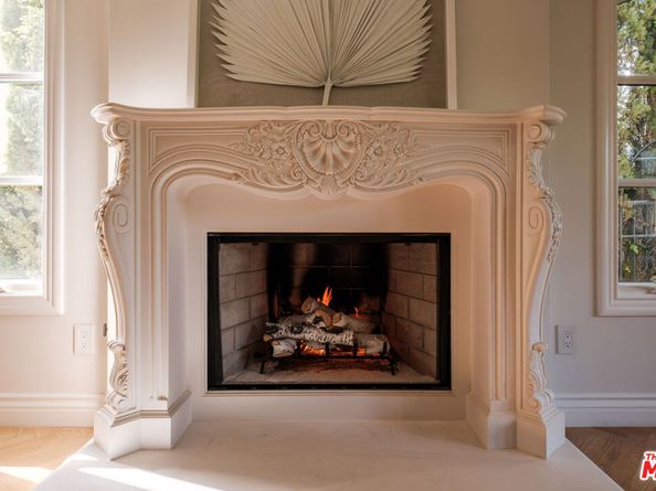 18875 Pasadero Drive, Tarzana CA 91356