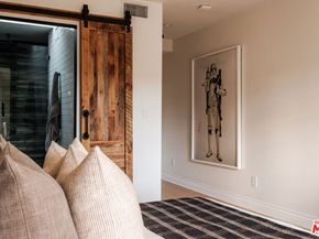 18875 Pasadero Drive, Tarzana CA 91356