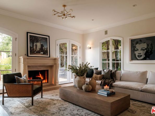 18875 Pasadero Drive, Tarzana CA 91356