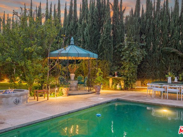 18875 Pasadero Drive, Tarzana CA 91356