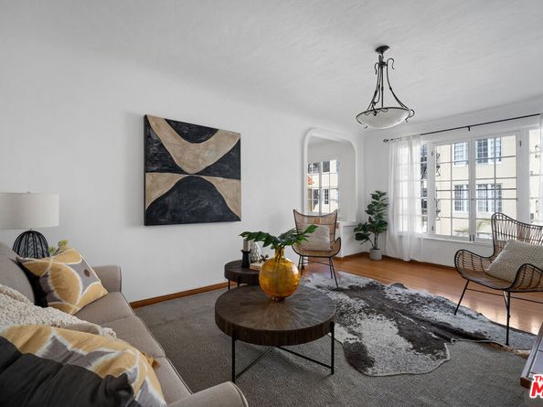 1345 N Hayworth Avenue 209, West Hollywood CA 90046