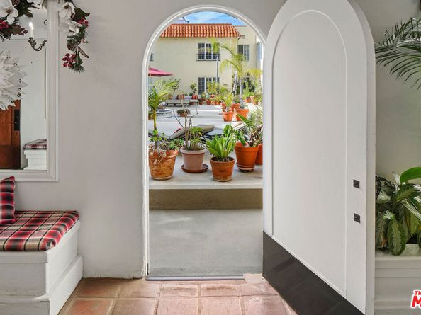 1345 N Hayworth Avenue 209, West Hollywood CA 90046