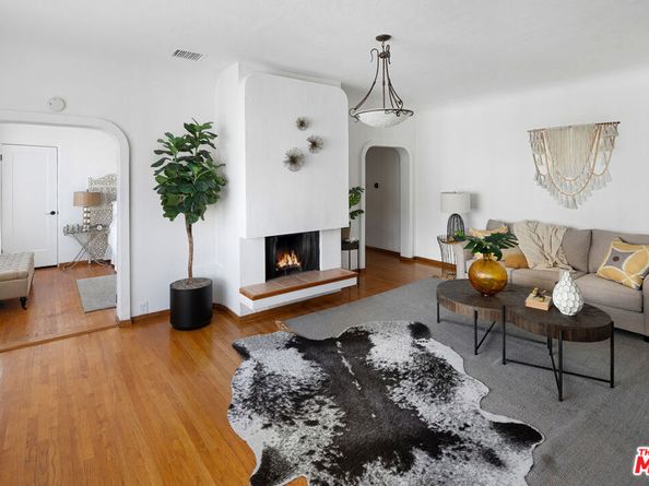 1345 N Hayworth Avenue 209, West Hollywood CA 90046