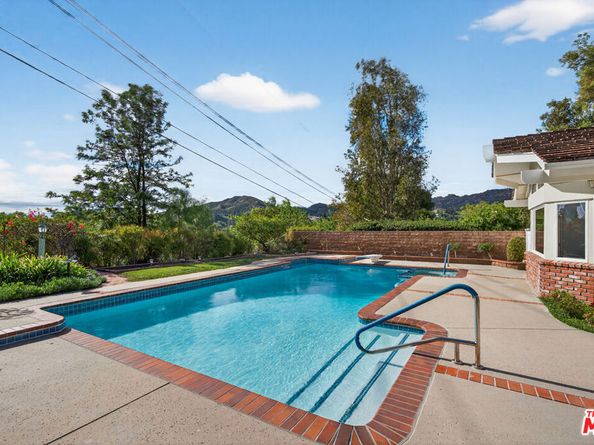 23512 Community Street, West Hills CA 91304