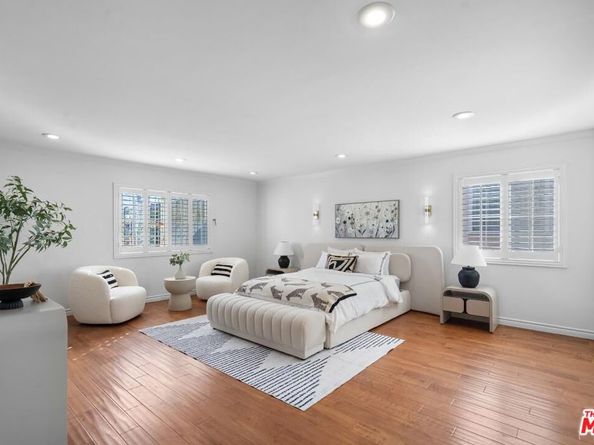 800 S Bronson Avenue, Los Angeles CA 90005