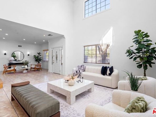 800 S Bronson Avenue, Los Angeles CA 90005