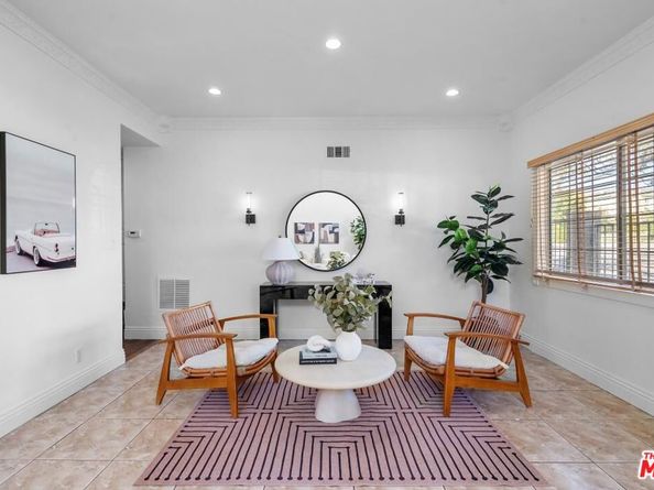 800 S Bronson Avenue, Los Angeles CA 90005