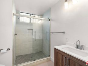 800 S Bronson Avenue, Los Angeles CA 90005