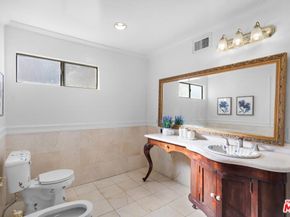 800 S Bronson Avenue, Los Angeles CA 90005