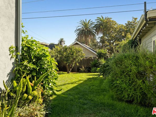 5748 7th Avenue, Los Angeles CA 90043