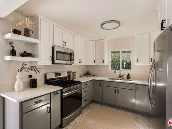 5748 7th Avenue, Los Angeles CA 90043