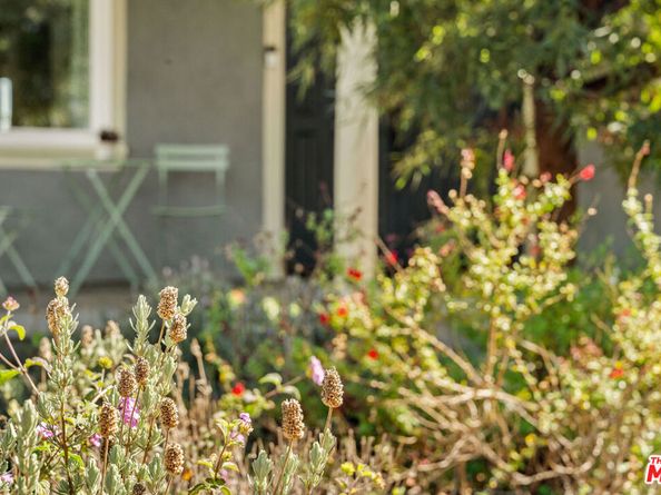 5748 7th Avenue, Los Angeles CA 90043