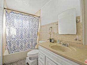 66 W 49th Street, Long Beach CA 90805