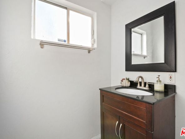 66 W 49th Street, Long Beach CA 90805