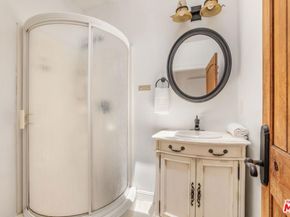 4940 Arcola Avenue, North Hollywood CA 91601