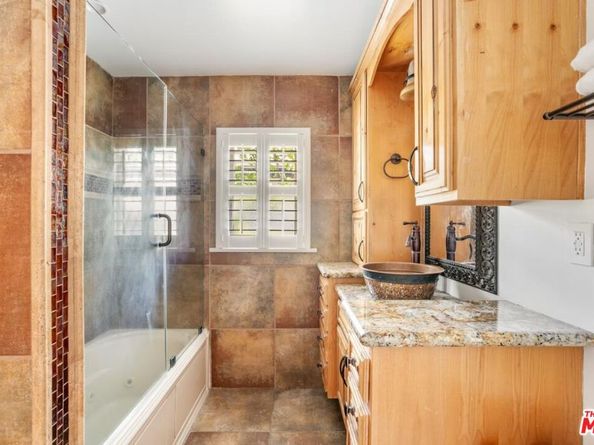 4940 Arcola Avenue, North Hollywood CA 91601