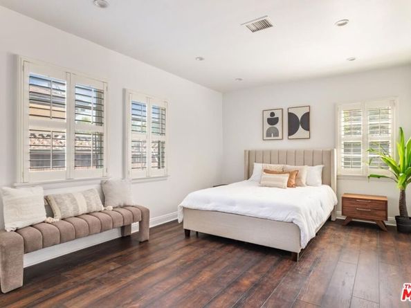 4940 Arcola Avenue, North Hollywood CA 91601