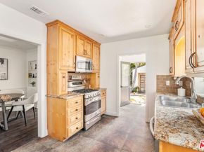 4940 Arcola Avenue, North Hollywood CA 91601