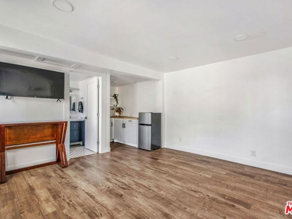 6567 5th Avenue, Los Angeles CA 90043
