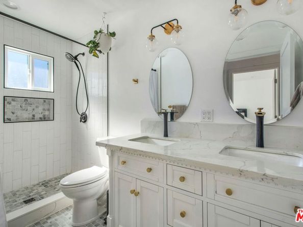 6567 5th Avenue, Los Angeles CA 90043