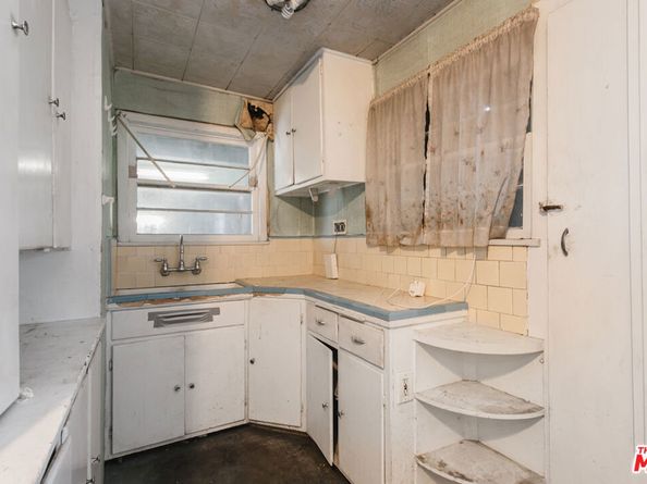 6541 Regent Street, Huntington Park CA 90255