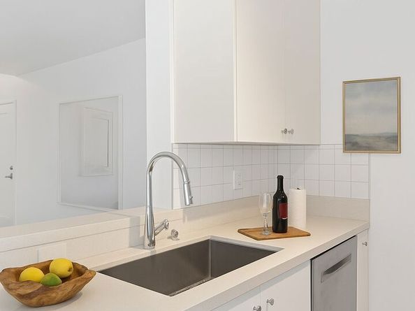 7320 Hawthorn Avenue 219, Los Angeles CA 90046