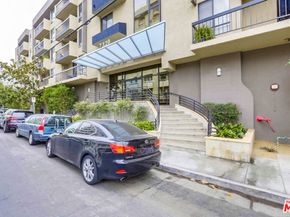 7320 Hawthorn Avenue 219, Los Angeles CA 90046