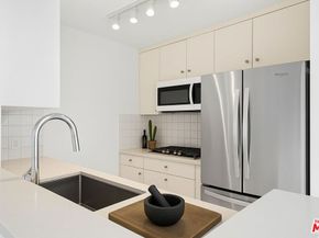 7320 Hawthorn Avenue 219, Los Angeles CA 90046