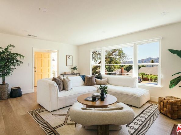 2943 Los Olivos Lane, La Crescenta CA 91214