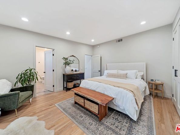 14333 Tiara Street, Van Nuys CA 91401