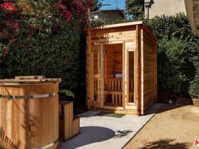 4209 Clayton Avenue, Los Angeles CA 90027