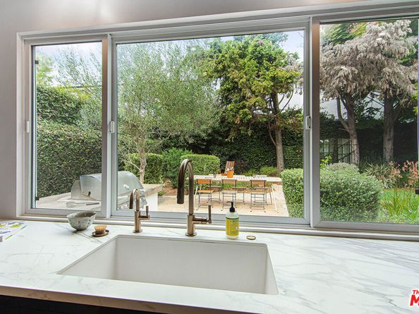 3021 Barry Avenue, Los Angeles CA 90066