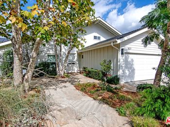 3021 Barry Avenue