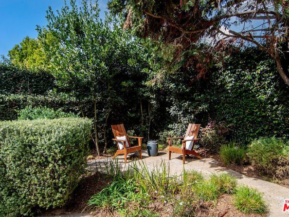 3021 Barry Avenue, Los Angeles CA 90066