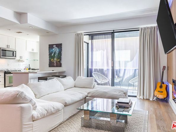 7250 Franklin Avenue 512, Los Angeles CA 90046
