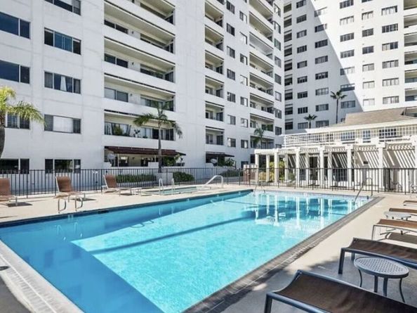 7250 Franklin Avenue 512, Los Angeles CA 90046