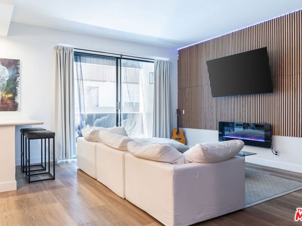 7250 Franklin Avenue 512, Los Angeles CA 90046