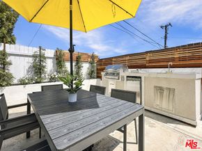 5810 S Halm Avenue, Los Angeles CA 90056