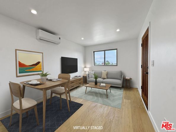 5810 S Halm Avenue, Los Angeles CA 90056